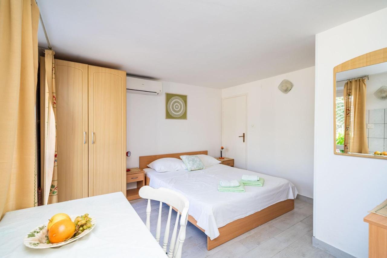 Apartments Lidija Затон Экстерьер фото